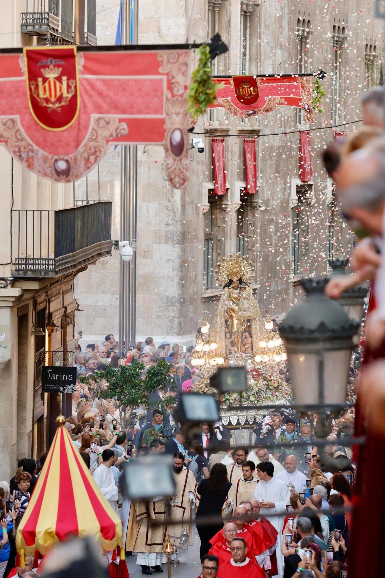 Procesión de la Virgen de los Desamparados de València 2025