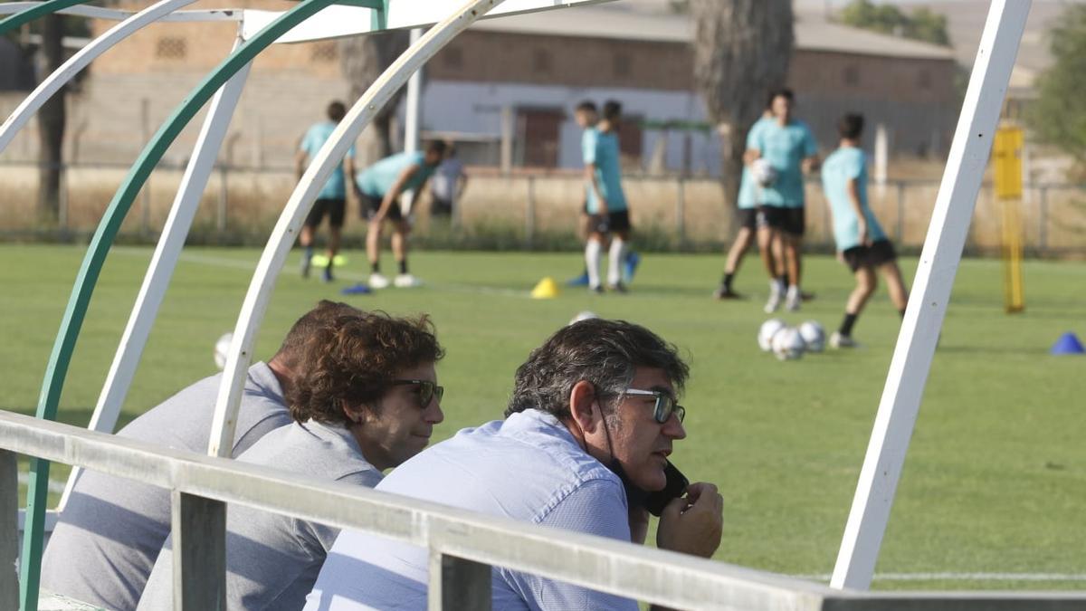 Javier González Calvo, durante la sesión de entrenamiento del Córdoba CF, este miércoles.