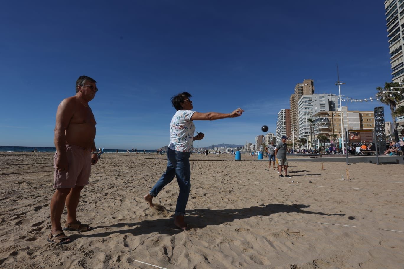 22 de febrero en Benidorm: el calor invita a la playa