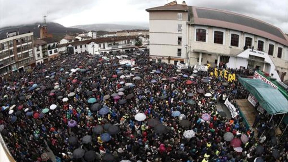 MANIFESTACIÓN MULTITUDINARIA EN ALSASUA_MEDIA_2