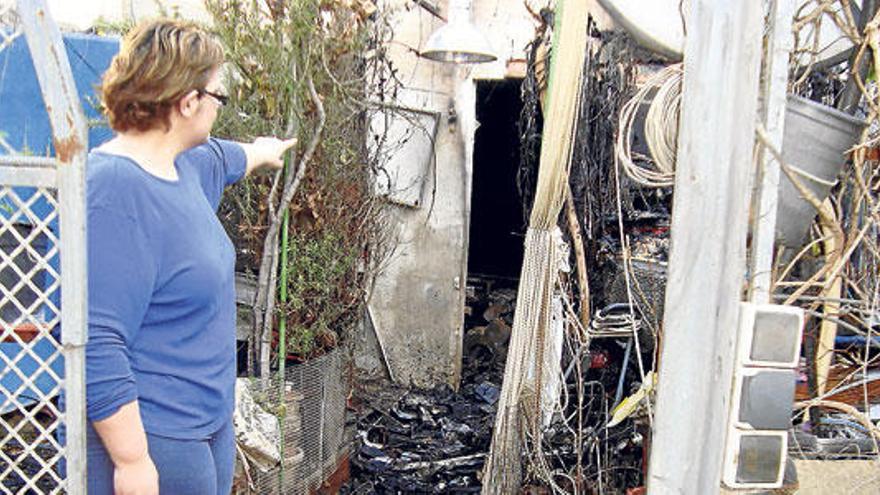 Desalojan una vivienda de Palma tras declararse un incendio en un trastero