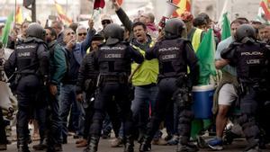 Pagesos catalans "on es remenen les cireres"