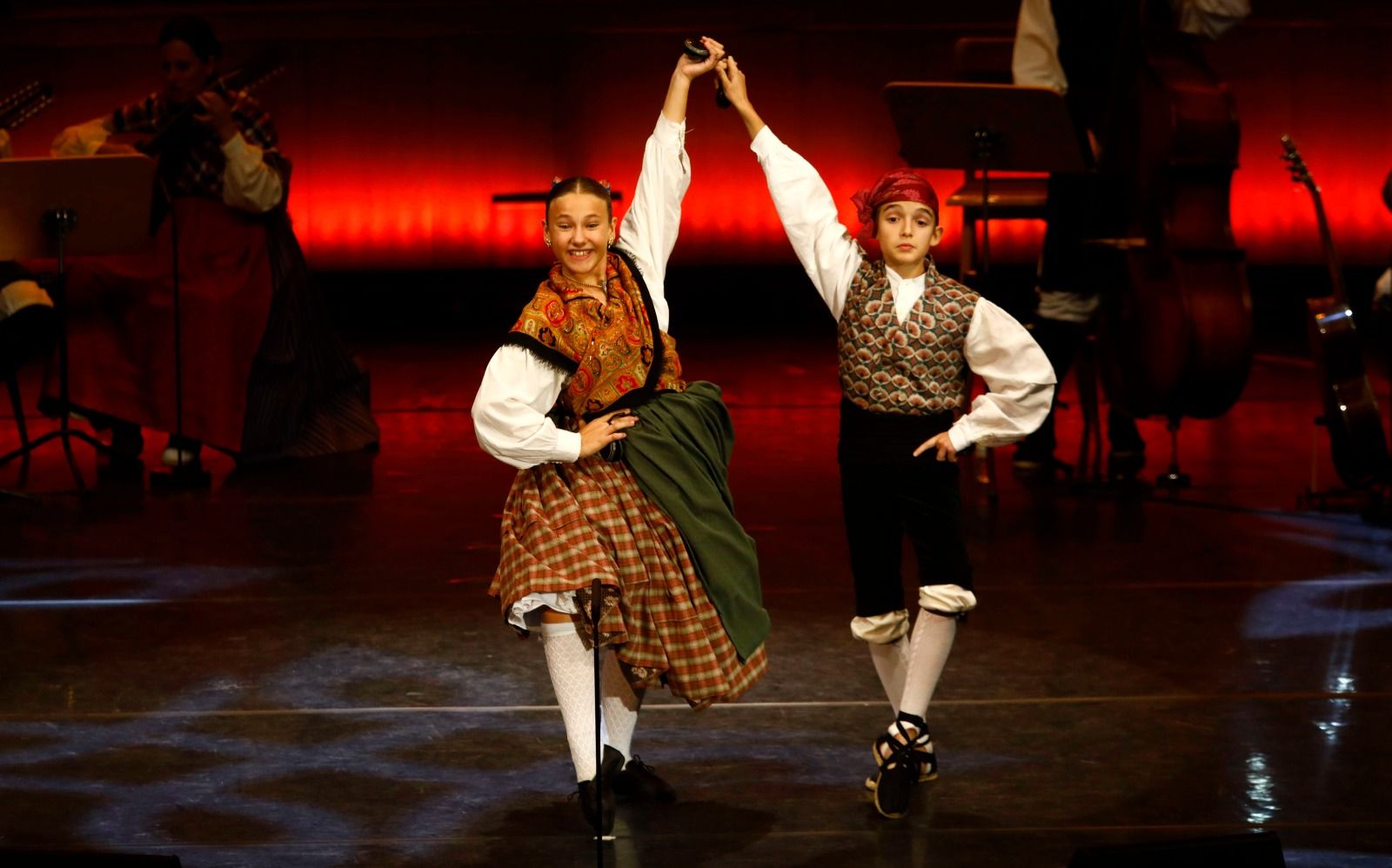 Los infantiles de la Jota Aragonesa deslumbran al Auditorio