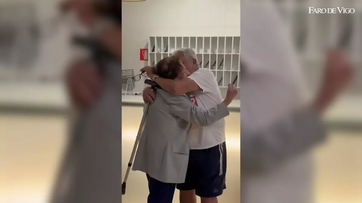 El reencuentro en Panxón de dos hermanos 67 años después gracias a un reportaje en FARO: «Cuando la vi, no lo podía creer»