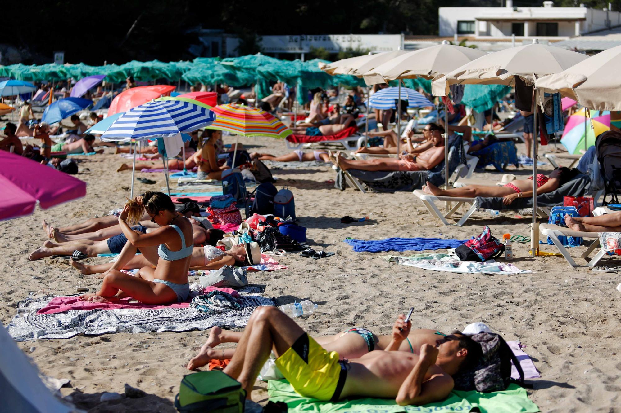 Un domingo sin vehículos y sin el sonido de los tambores en Benirràs