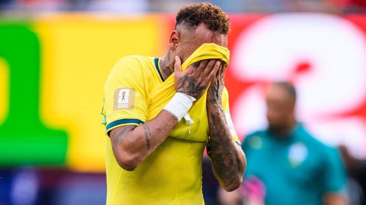 Neymar Jr. llora tras la eliminación de Brasil en el Mundial