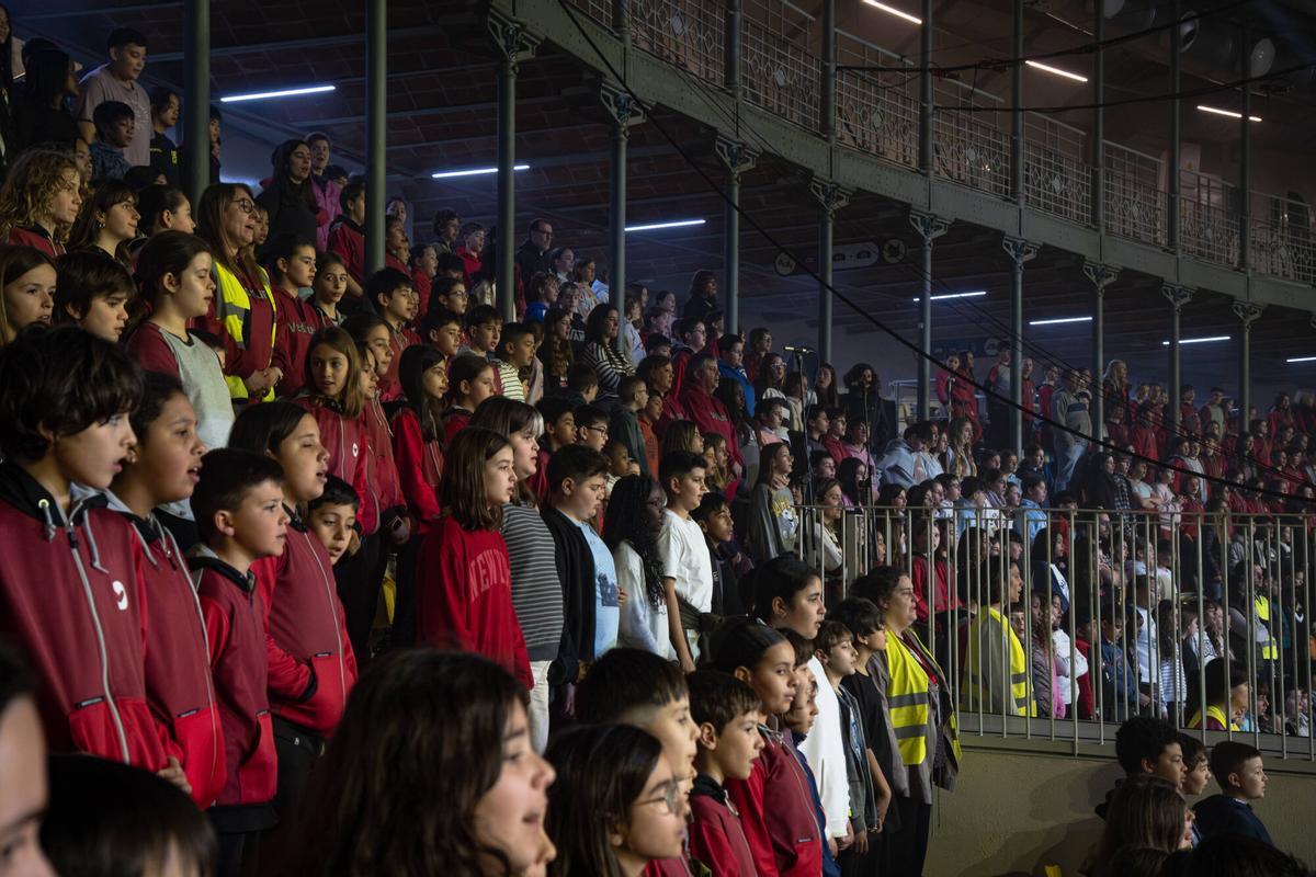 Ensayo previo al gran acto de celebración de los 200 años de las Escuelas Vedruna, con la participación de 1.000 niños en el Tarraco Arena