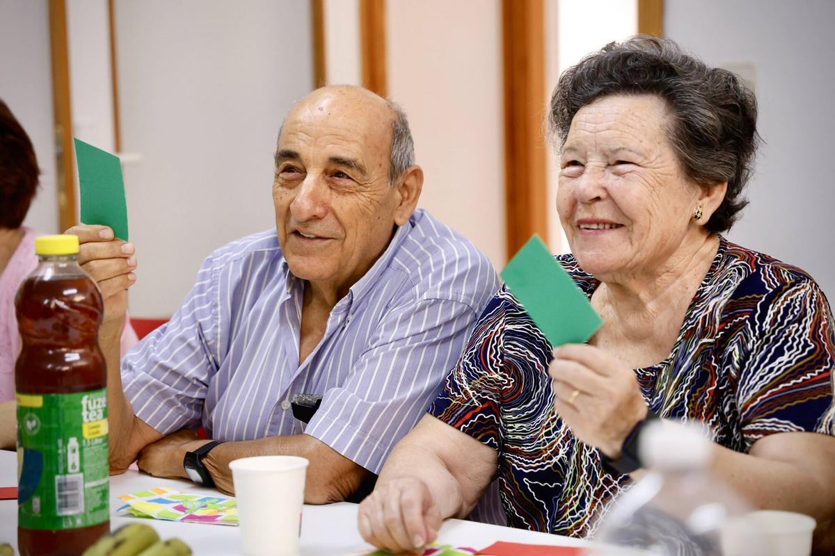 Córdoba. Cruz Roja celebra una actividad en su centro de participación para personas mayores con el objetivo de favorecer el encuentro entre generaciones y combatir la soledad no deseada que puede intensificarse durante los meses de verano. La iniciativa reunirá a personas mayores y jóvenes participantes en distintos proyectos de la organización en un espacio pensado para conversar, compartir experiencias y disfrutar de un rato de juegos y diversión en pleno periodo estival, y cuando se avecina una nueva ola de calor