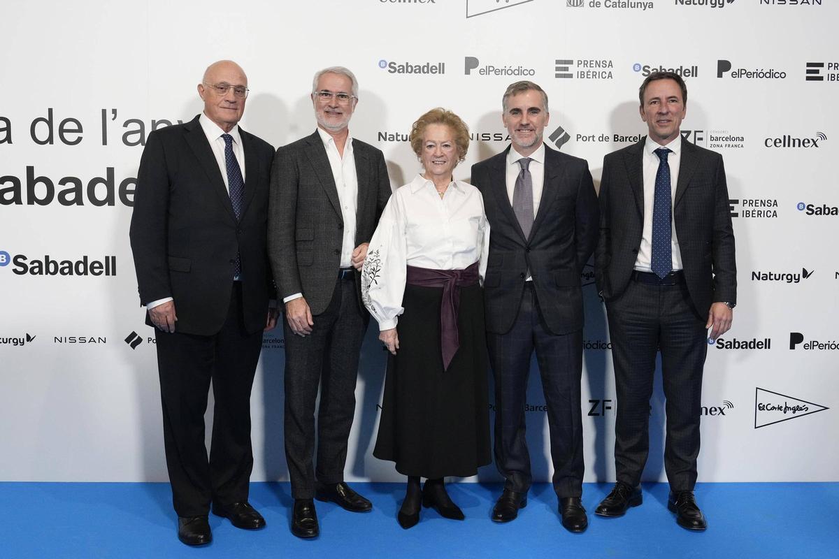 Josep Oliu, presidente de Banc Sabadel,  Manel Vallet, Catalonia Hotels, Arantxa Sarasola, vicepresidenta de Prensa Ibérica, Guillermo Vallet, Catalonia Hotels y Carlos Ventura, Banc Sabadell