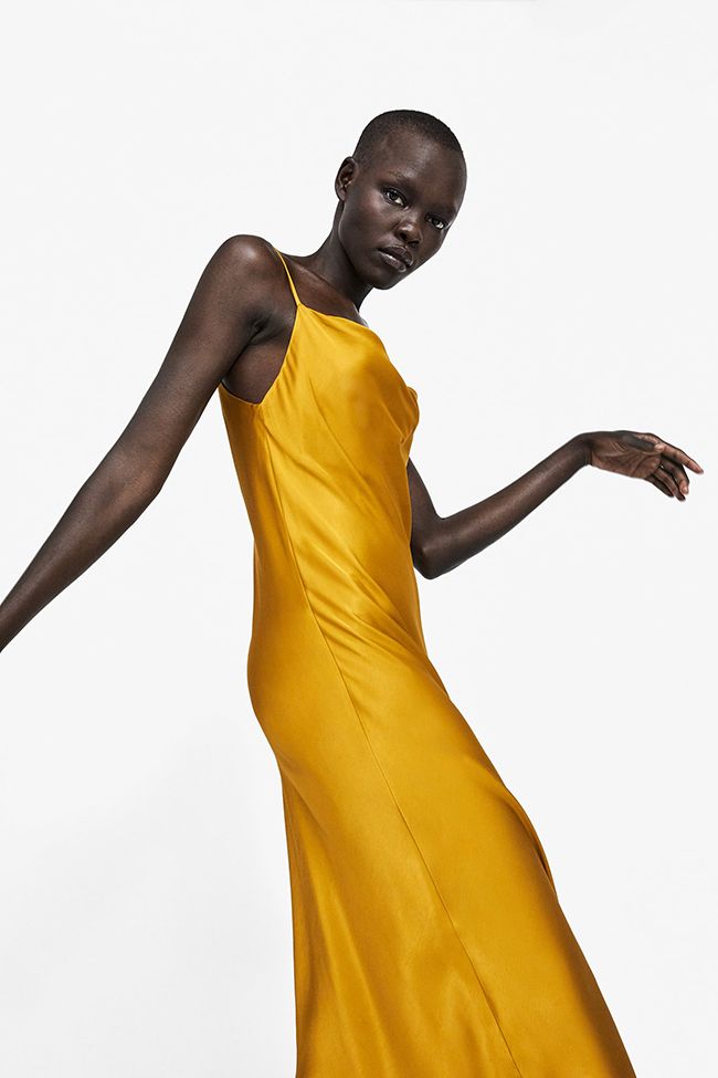 Favor Interpersonal Síntomas Lencero y amarillo: así es el vestido más 'top' de Zara para despedir el  año - Woman