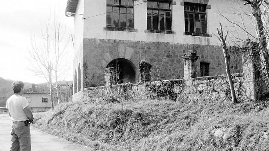 Edificio de la escuela pública de Onao.