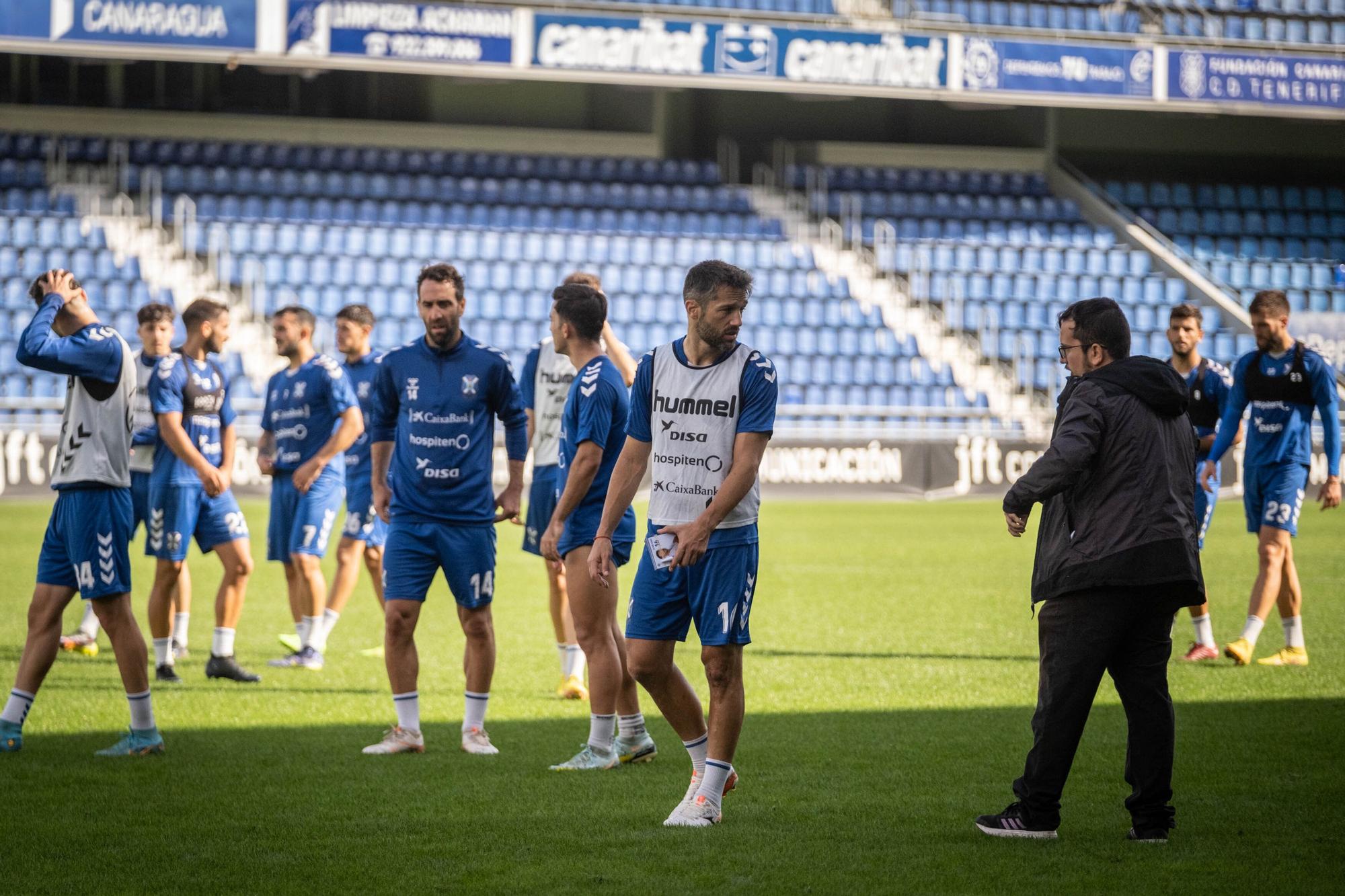 Entrenamiento a puerta abierta del CD Tenerife (3/1/2022)