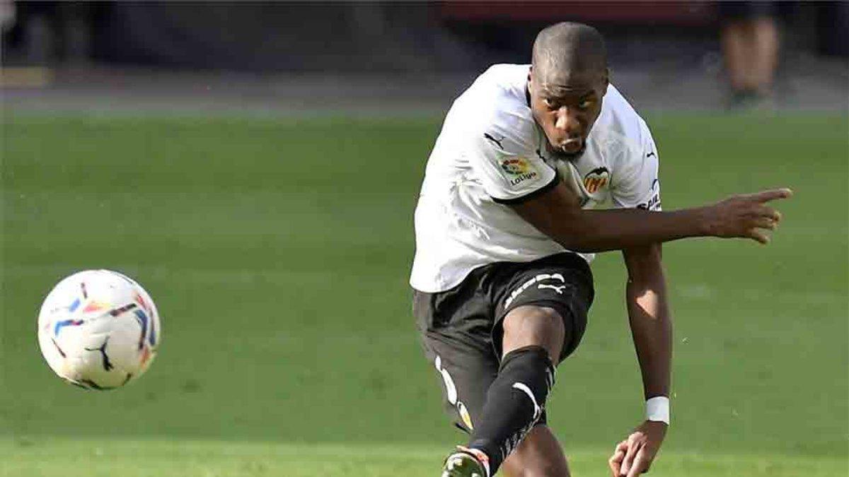 Imagen de archivo de Kondogbia con el Valencia