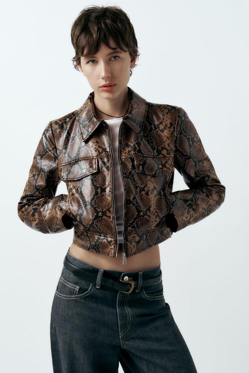 CAZADORA EFECTO PIEL ESTAMPADO SERPIENTE