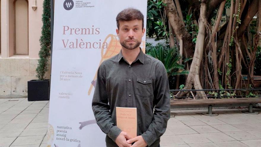 Álvaro Carbonell Cerdá, ganador del Premio Emilio Prados de la Diputación