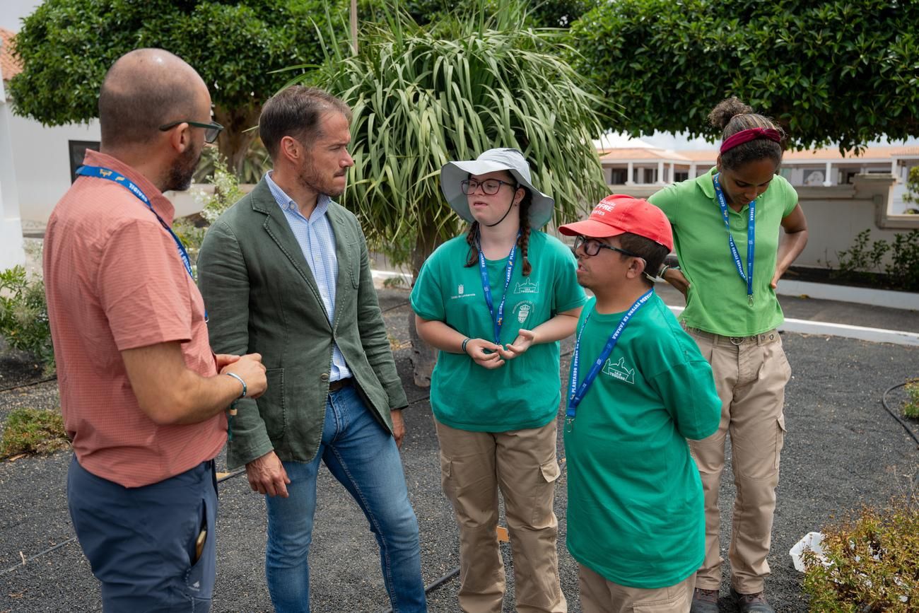 Transición Ecológica premia a los 'Guardianes de Famara' por la restauración ecológica