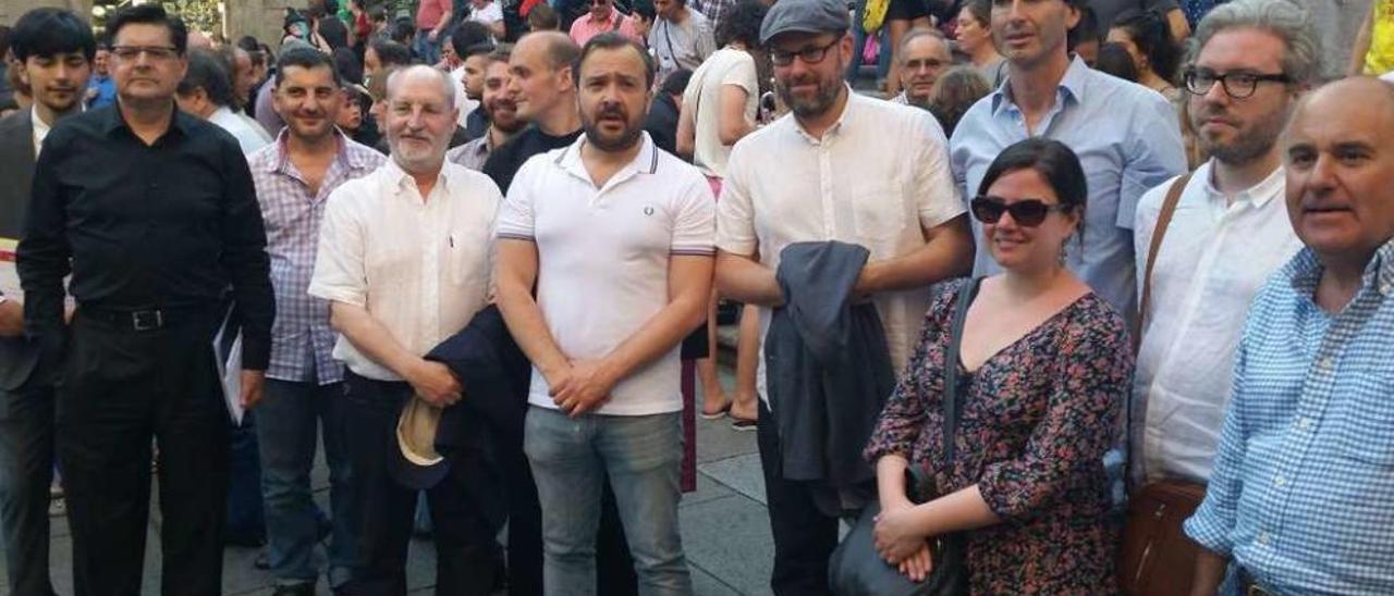 Cuiña y el alcalde de Santiago, Martiño Noriega, en un recital de la Banda Xuvenil de Lalín en Compostela.