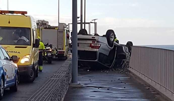 Aparatoso accidente entre Patalavaca y Arguineguín