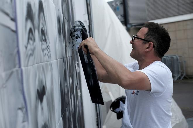 El increíble mural que preside el Stade de France para la final de la Champions