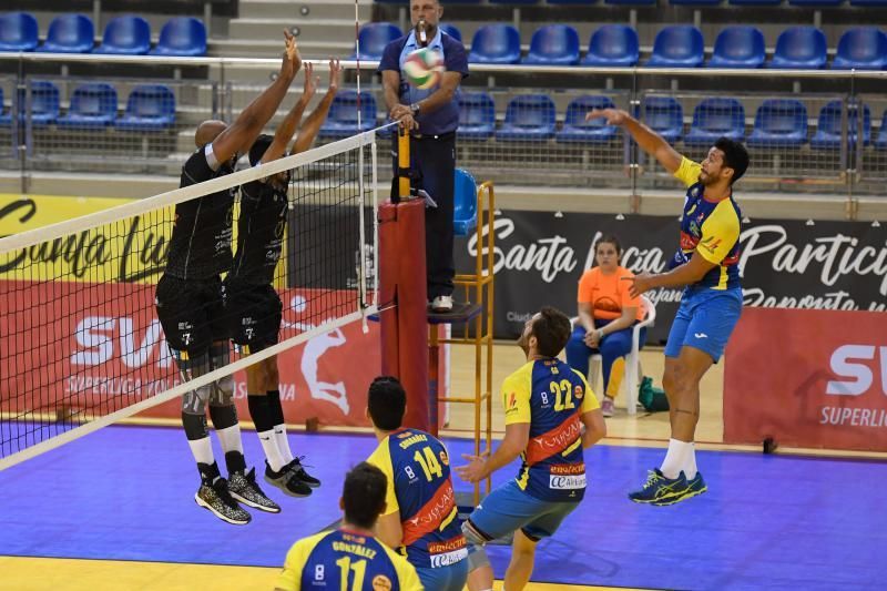 DEPORTES. 03-11-18 VECINDARIO. SANTA LUCIA DE TIRAJANA. Partido de Voleibol masculino: Vecindario ACE Gran Canaria - Ushuaña Ibiza Voley FOTOS: JUAN CASTRO.  | 03/11/2018 | Fotógrafo: Juan Carlos Castro