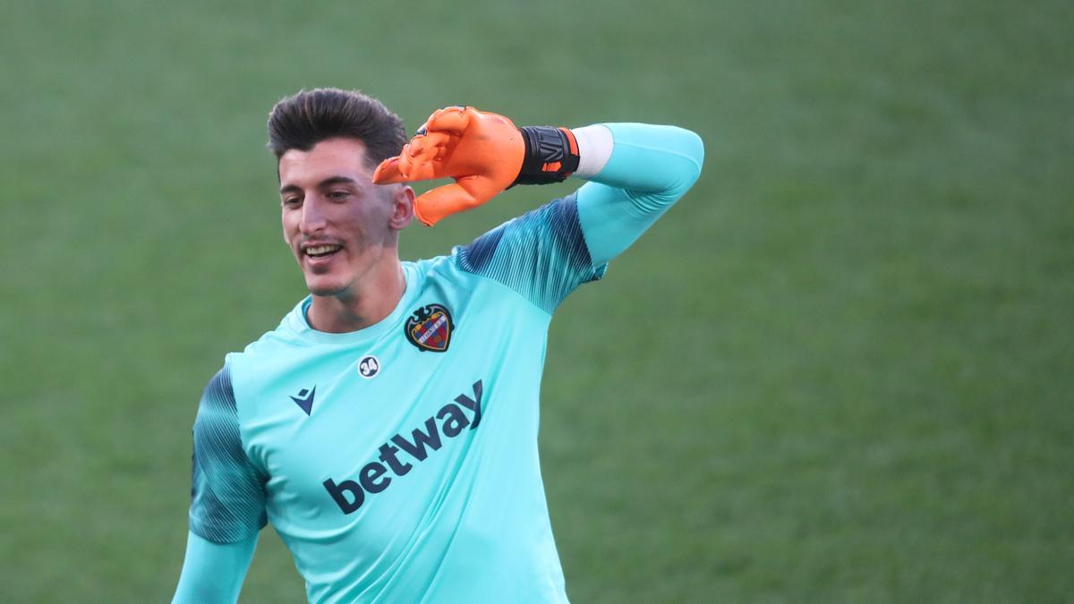 El canterano, durante un entrenamiento en el Ciutat de València