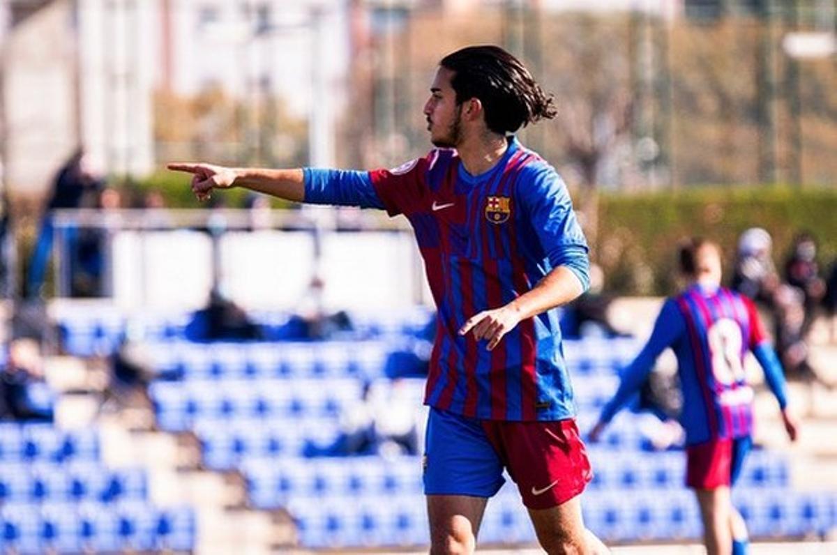 Txus Alba (31/01/2003) - Centrocampista: Uno de los más talentosos del equipo. Sus goles y asistencias han sido claves para conquistar la Liga Txus Alba (31/01/2003) - Centrocampista: Uno de los más talentosos del equipo. Sus goles y asistencias han sido claves para conquistar la Liga