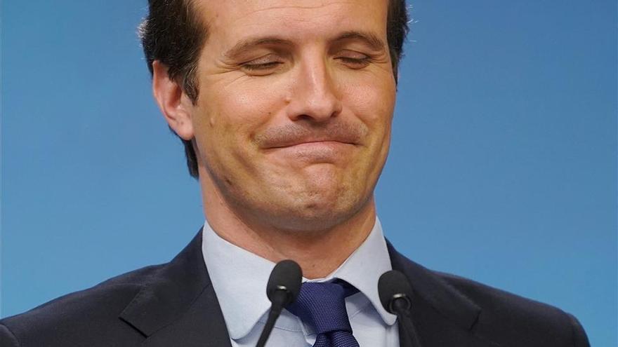 Casado felicita a Sánchez y espera que gobierne sin los independentistas