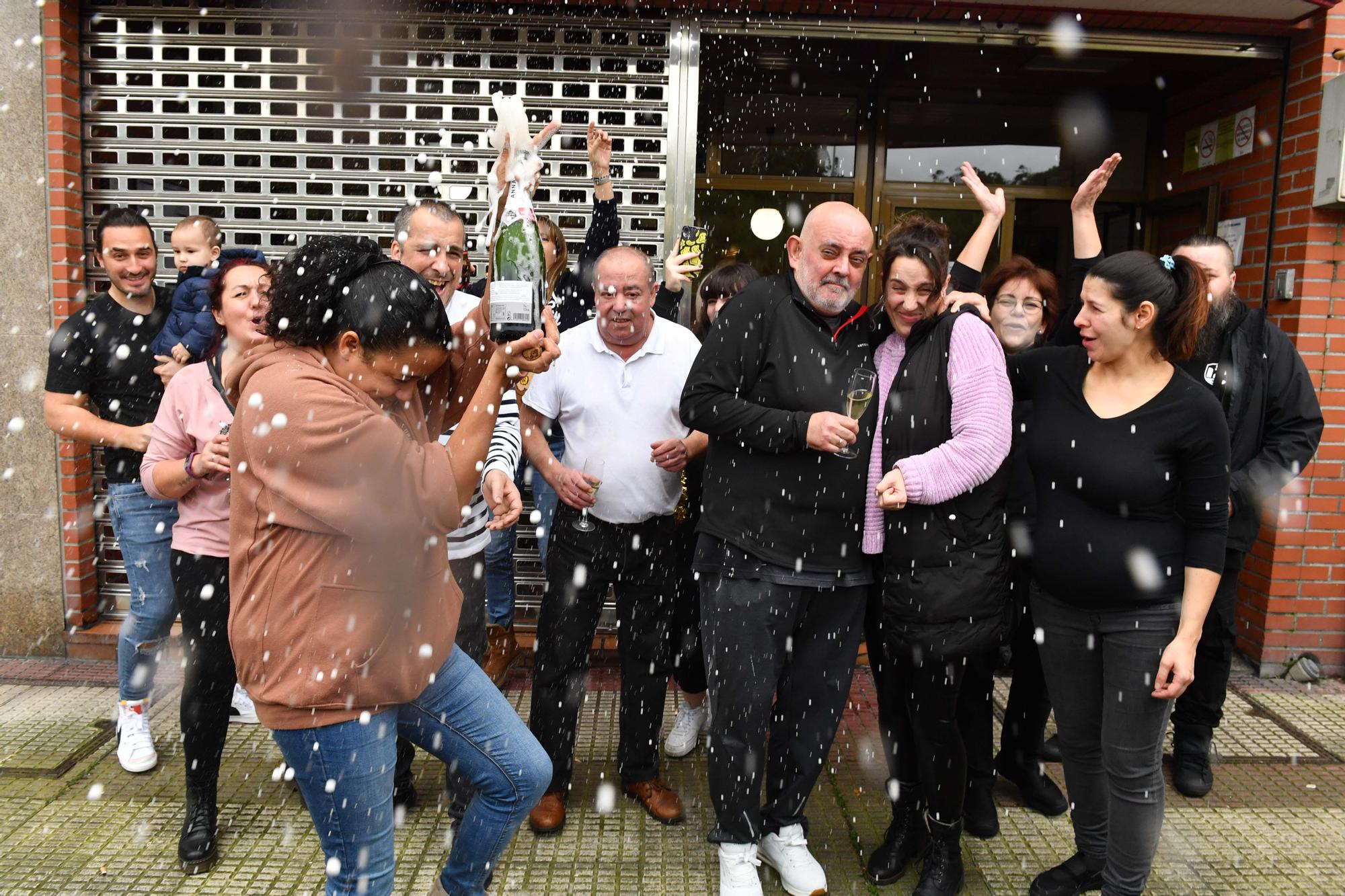 El Gordo cae en A Coruña: El primer premio de la Lotería de Navidad deja 180 millones entre la calle Barcelona y El Gaucho I