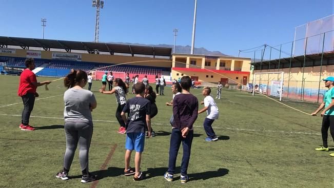 Los niños de Telde se acercan a los juegos tradicionales