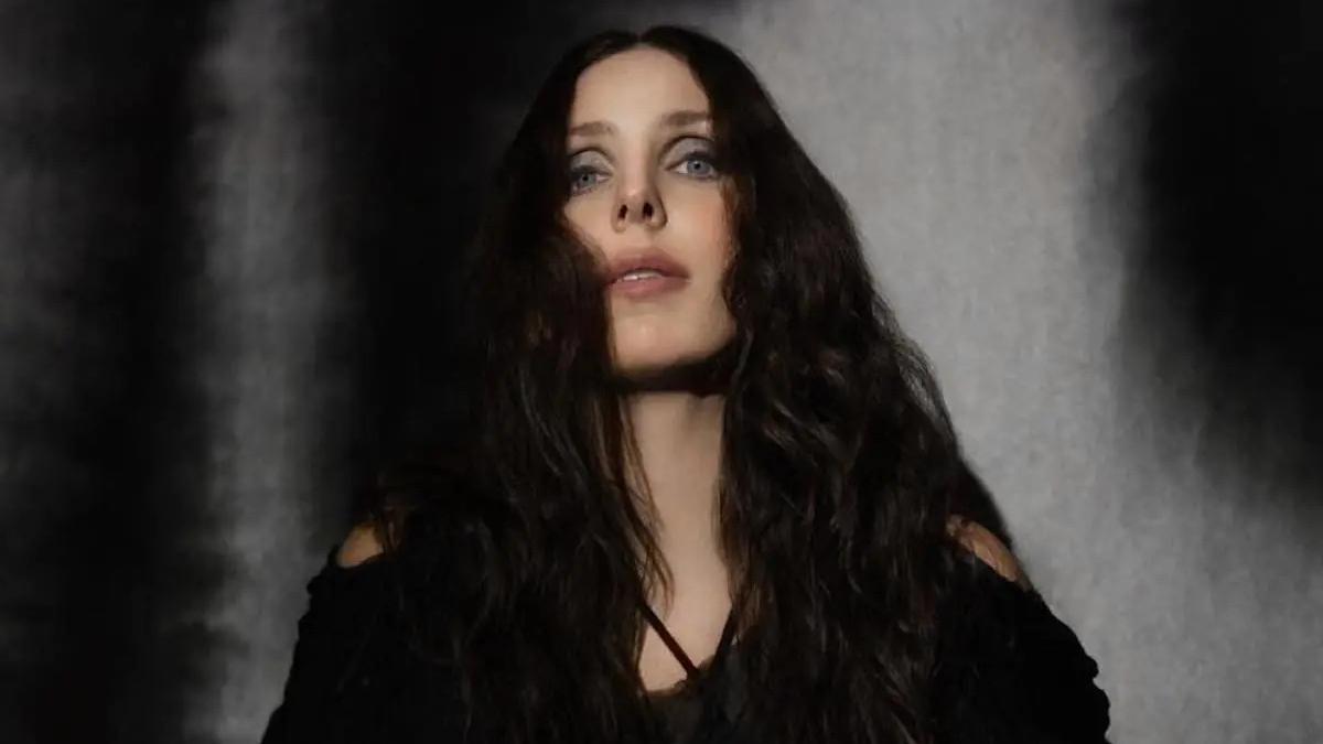 Chelsea Wolfe ha facturado un nuevo disco que es difícil que deje indiferente al escuchador.