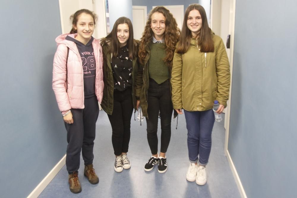 Alba Castiñeira, Fanny Caballero, Andrea Limia y Silvia Arroyo (alumnas de 3º de la ESO del I.E.S Indalecio Pérez T.): "Nos encanta aprender mientras nos divertimos"