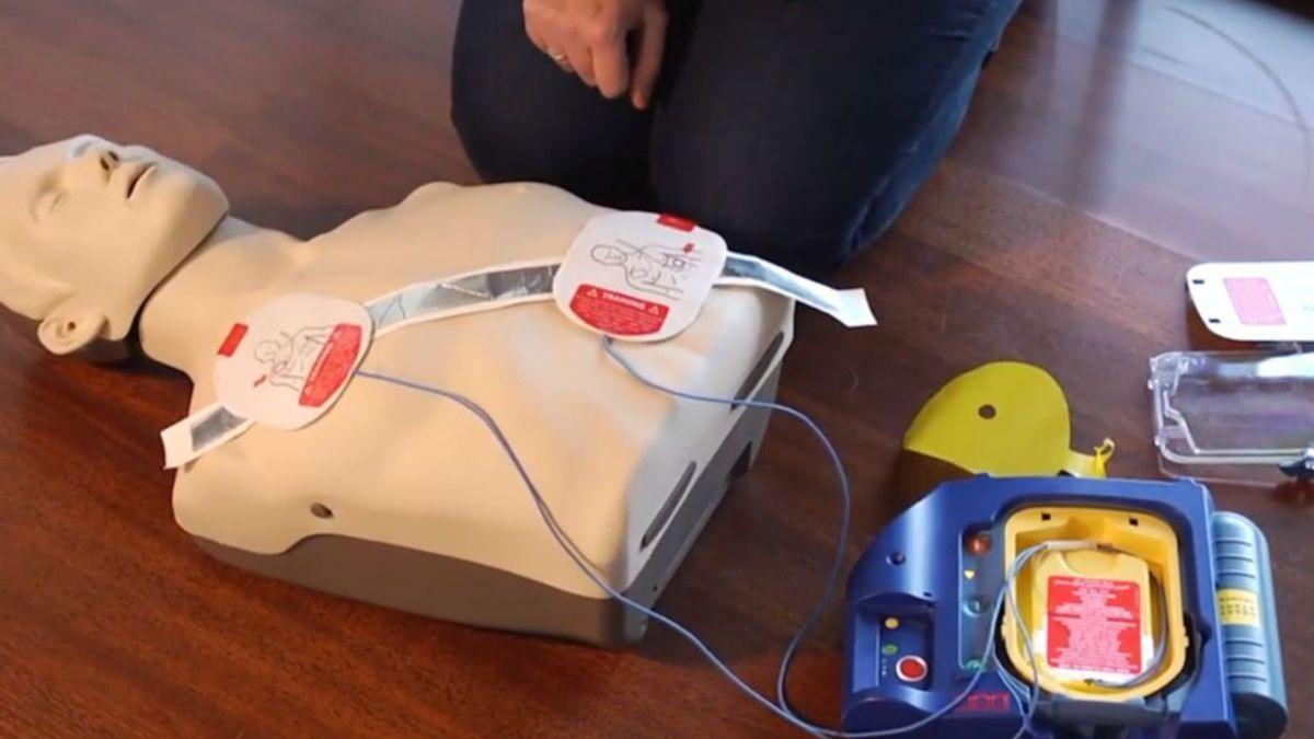 Ejemplo de desfibrilador.