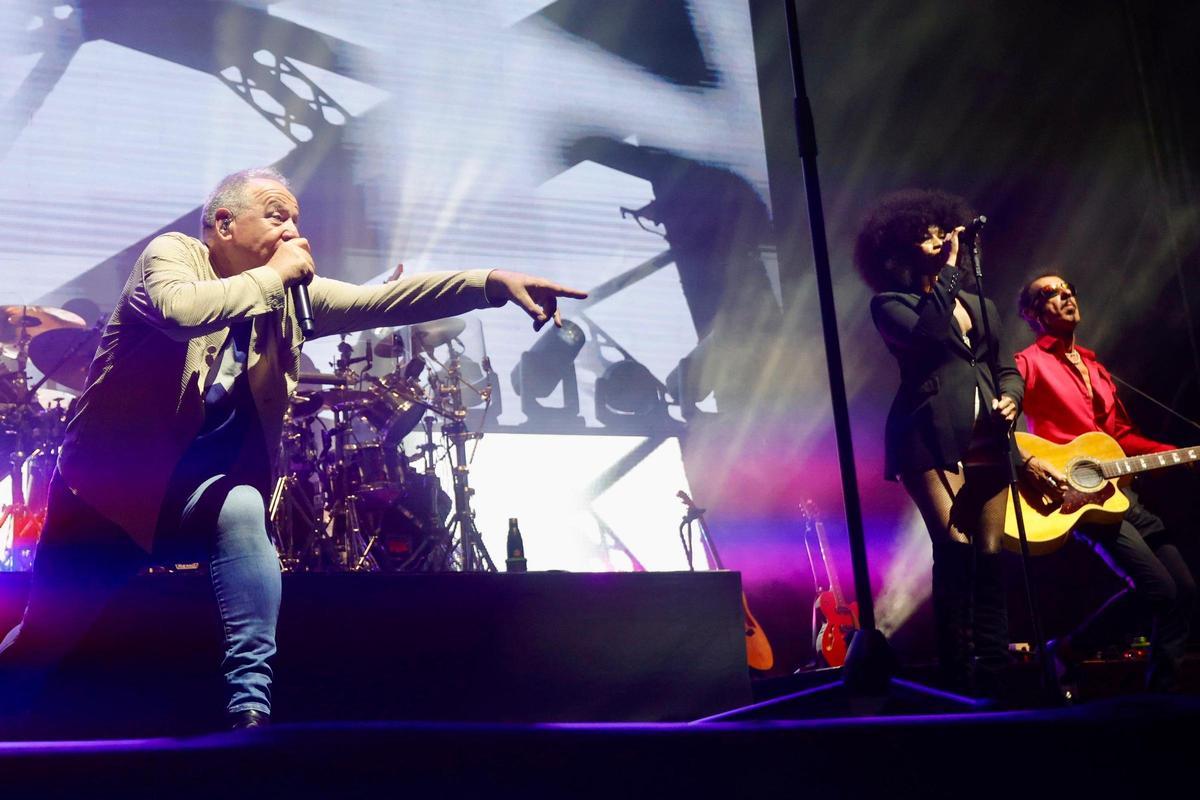 Viveros vibra con Simple Minds con un lleno hasta la bandera