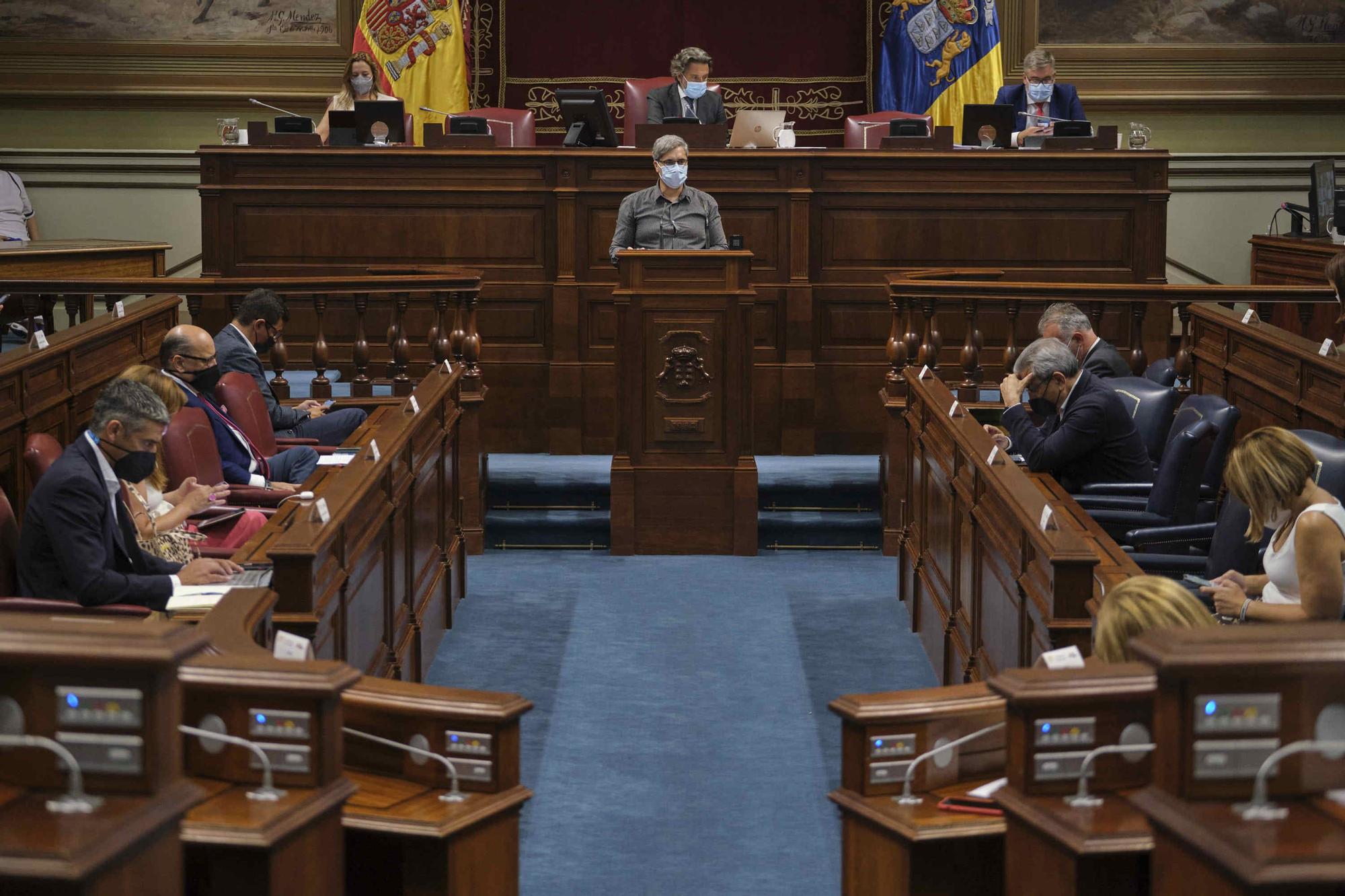 Pleno del Parlamento de Canarias