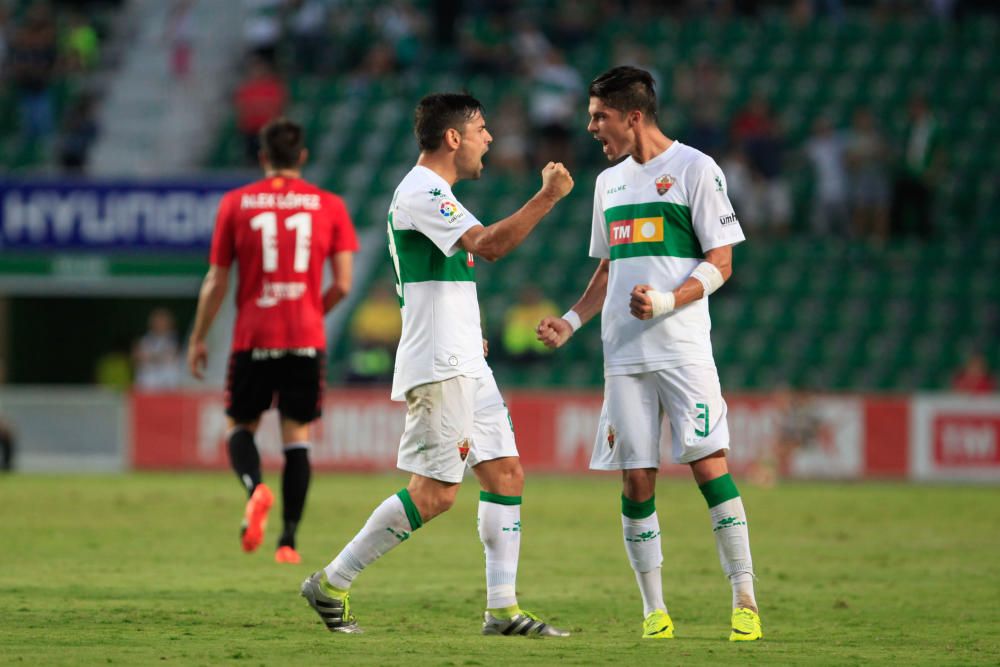 Elche y Nàstic empatan en el Martínez Valero