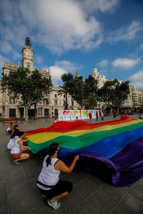 Lambda cierra en València el proyecto "Km por la diversidad y los derechos de las mujeres LTB"