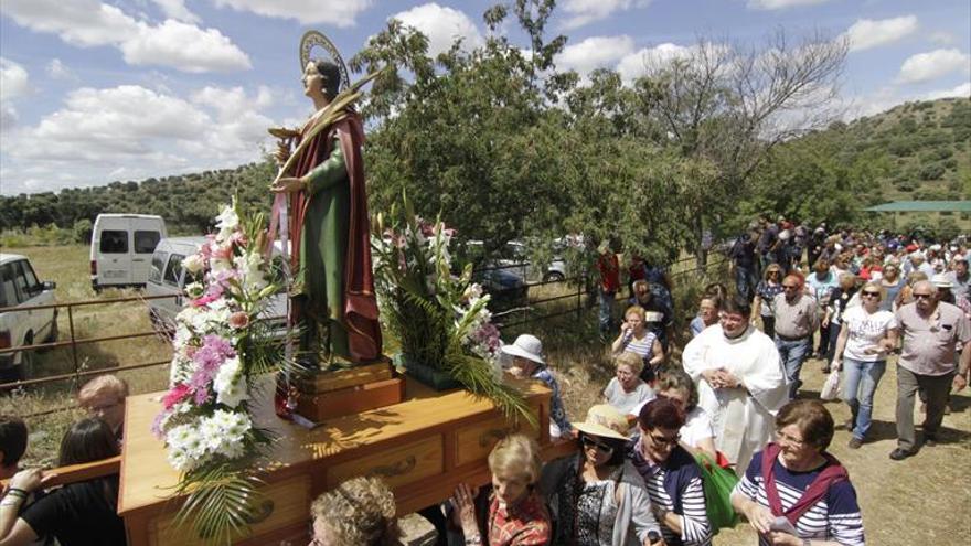 Tradición y fiesta en romería cacereña de Santa Lucía