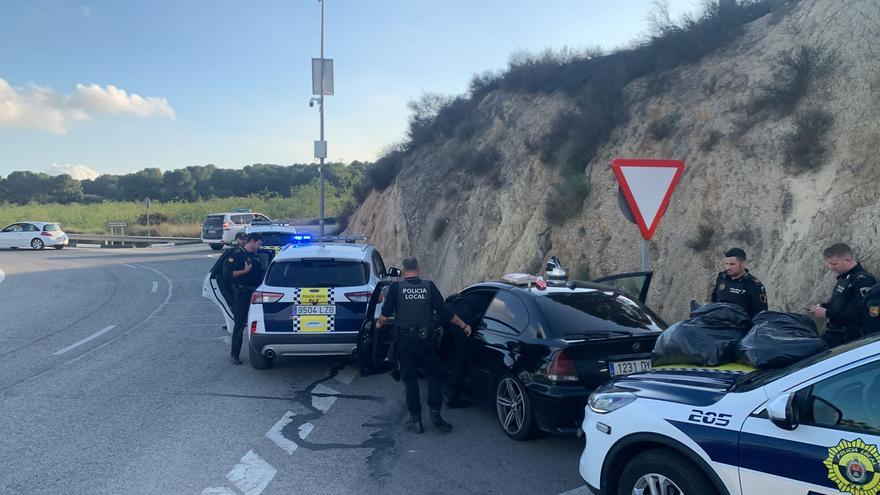 Espectacular persecución de un contrabandista de tabaco desde el barrio de Carrús en Elche hasta el corazón de la Vega Baja