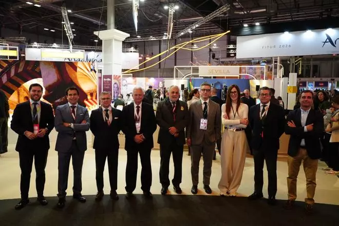 El 'stand' de la provincia Sevilla en Fitur se convierte en punto de encuentro de profesionales tras cancelar la agenda institucional