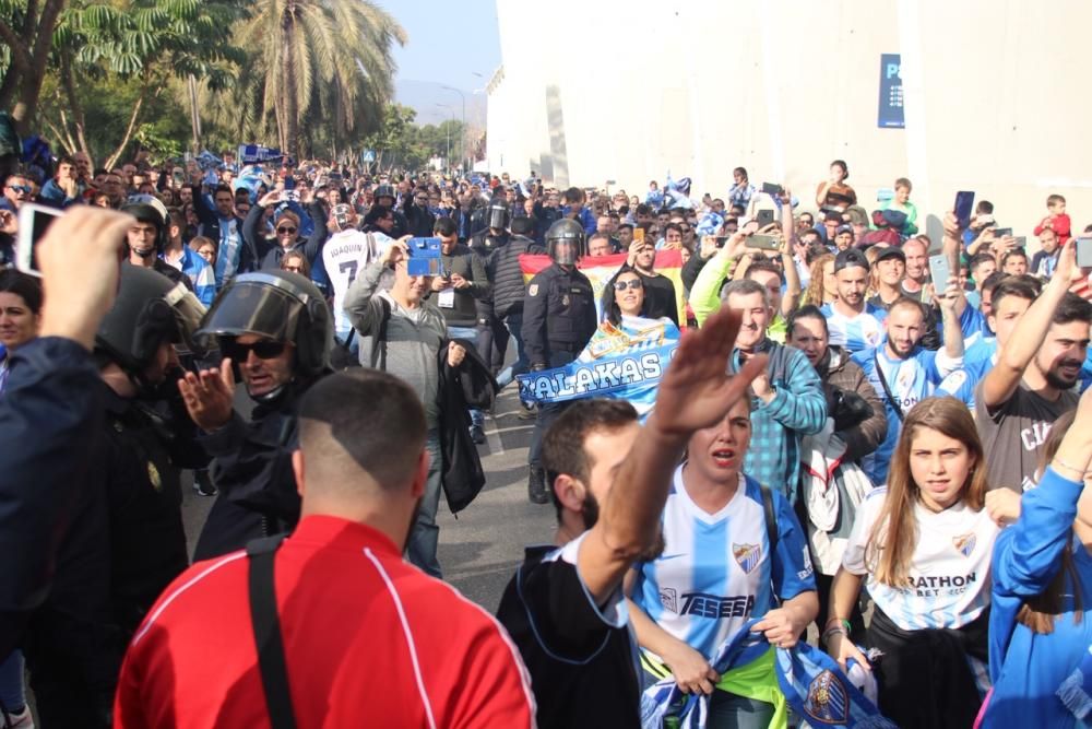 Recibimiento al Málaga CF antes del partido ante el Deportivo