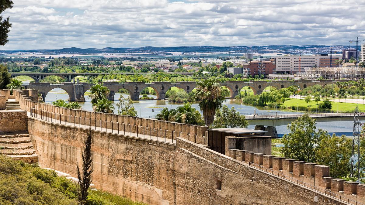 La gran muralla europea está en España y mide casi el triple que la de Ávila