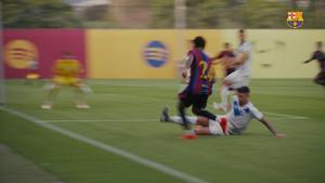 FC Barcelona - Europa | El gol de Héctor Fort con asistencia de Shane Kluivert