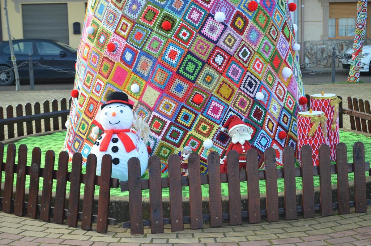 Así decora San Pedro de Ceque el pueblo por Navidad