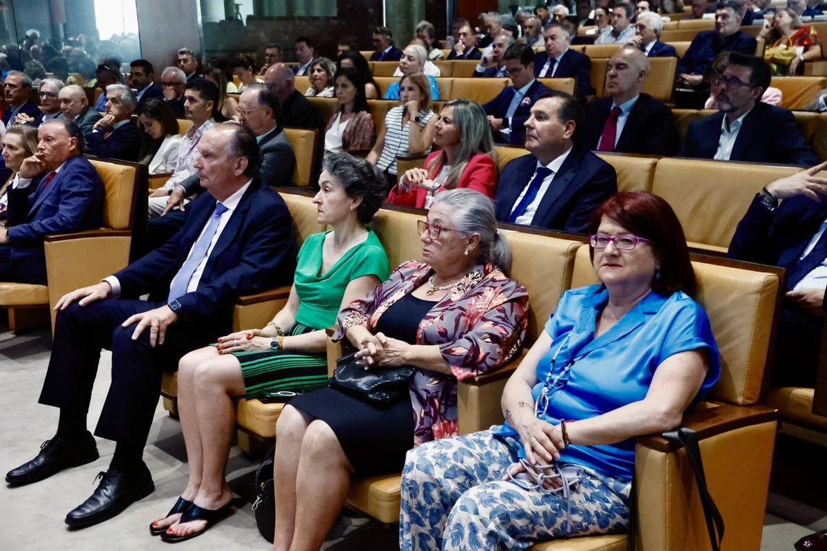 Asistentes a la asamblea de la CEV