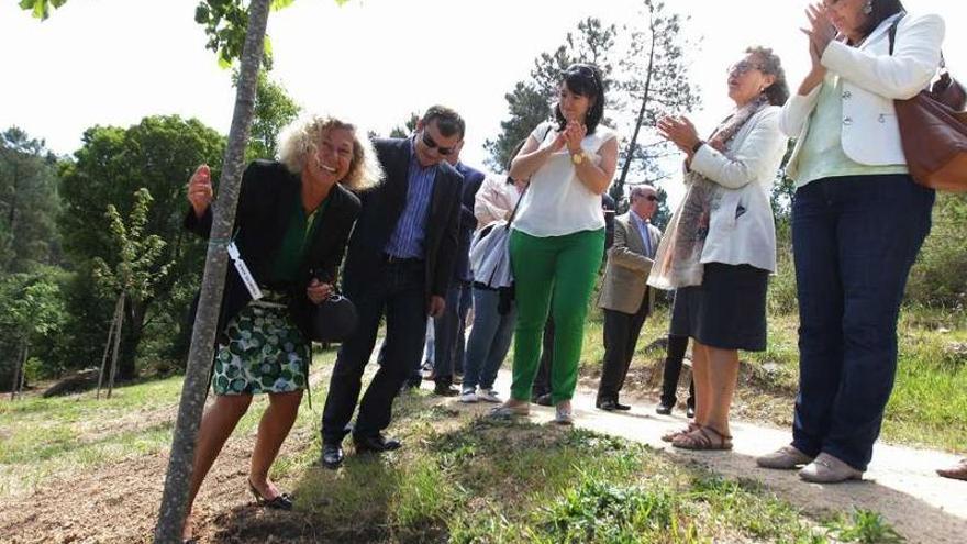 Representantes políticos de la eurorregión visitaron ayer el Bosque do Eixo.