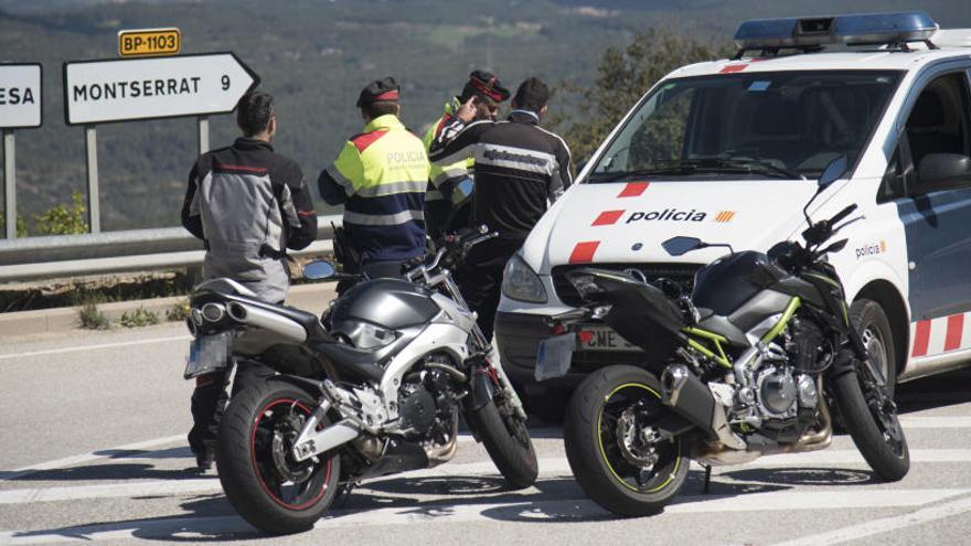 Un dispositiu dels Mossos a Can Maçana el mes d&#039;abril passat, després de dos accidents mortals.