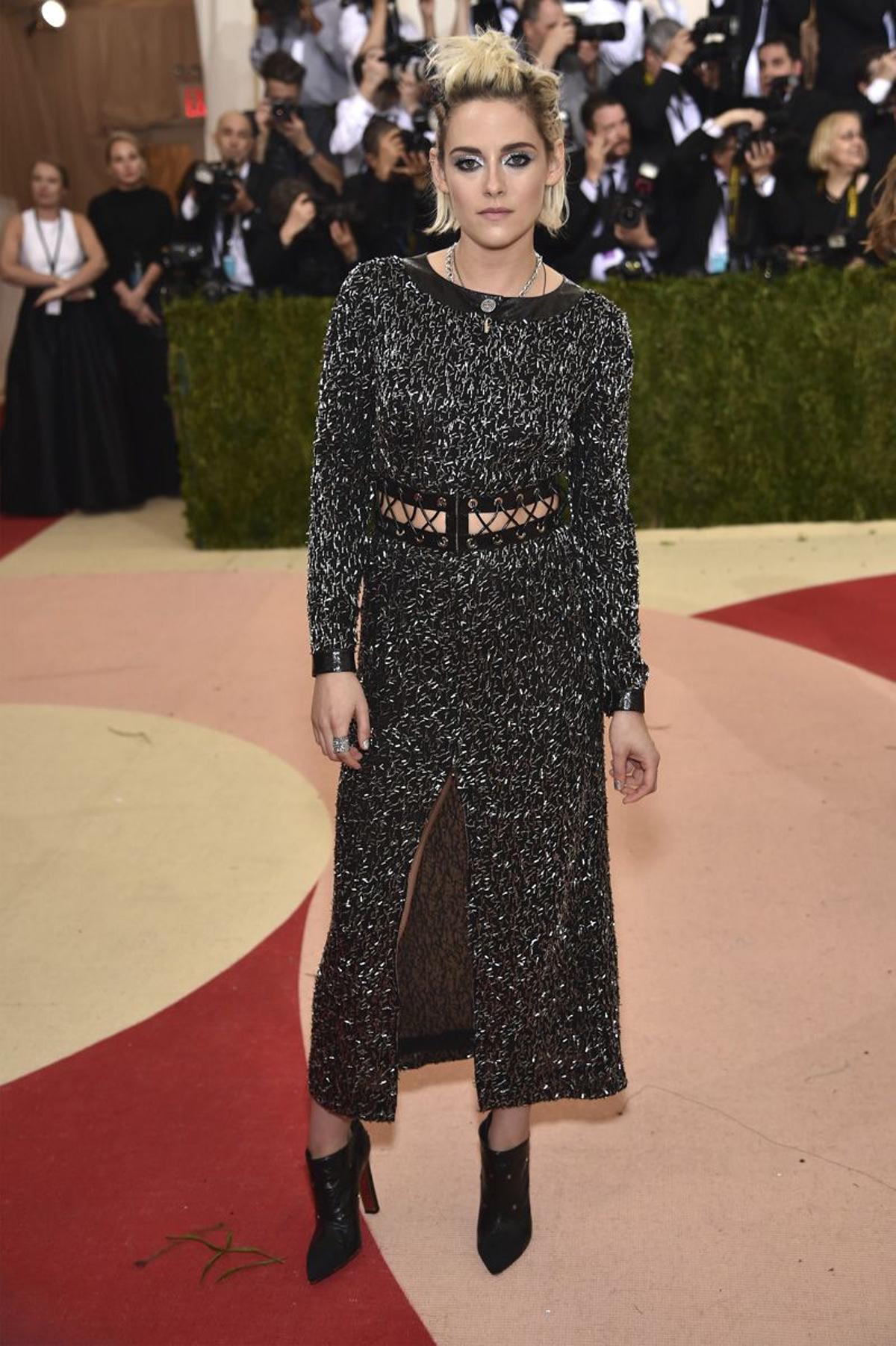 Kristen Stewart con look de Chanel en la Gala Met 2016