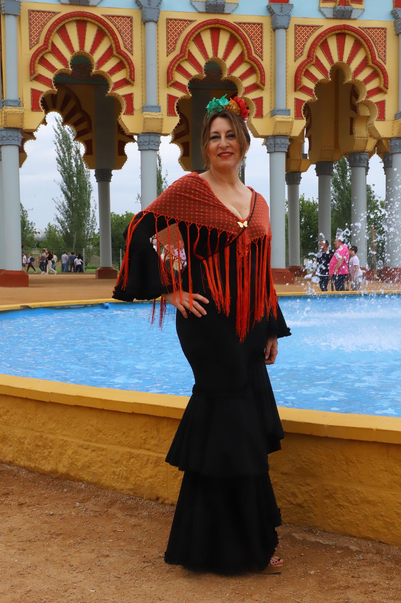 Trajes de gitana en El Arenal el últio día de Feria