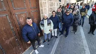 El estreno de la venta online de sillas para las Fiestas de Alcoy dobla a la presencial