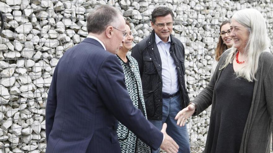 Mary Beard visitando la Villa Romana de Veranes